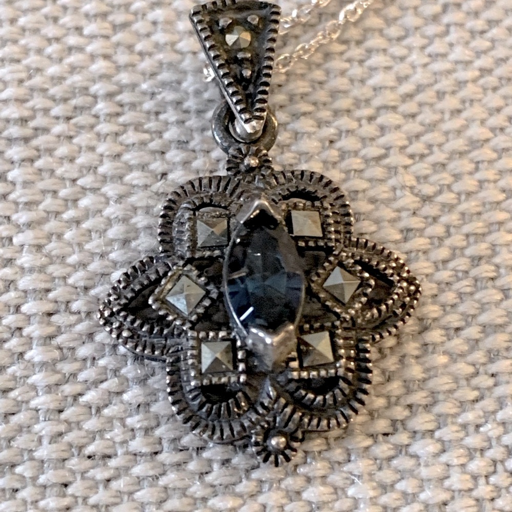 Vintage blue topaz 925 silver necklace!